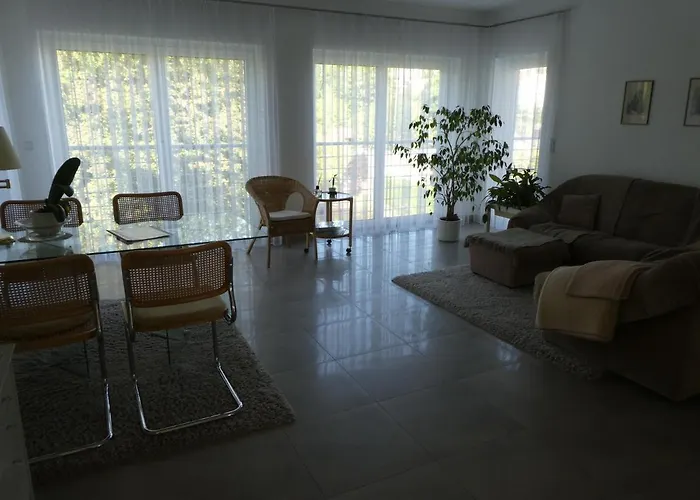 Grosszuegige,zetrumsnahe Дрезден