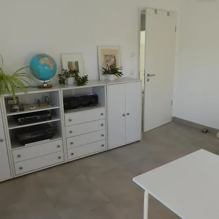 Grosszuegige,zetrumsnahe Apartment *
